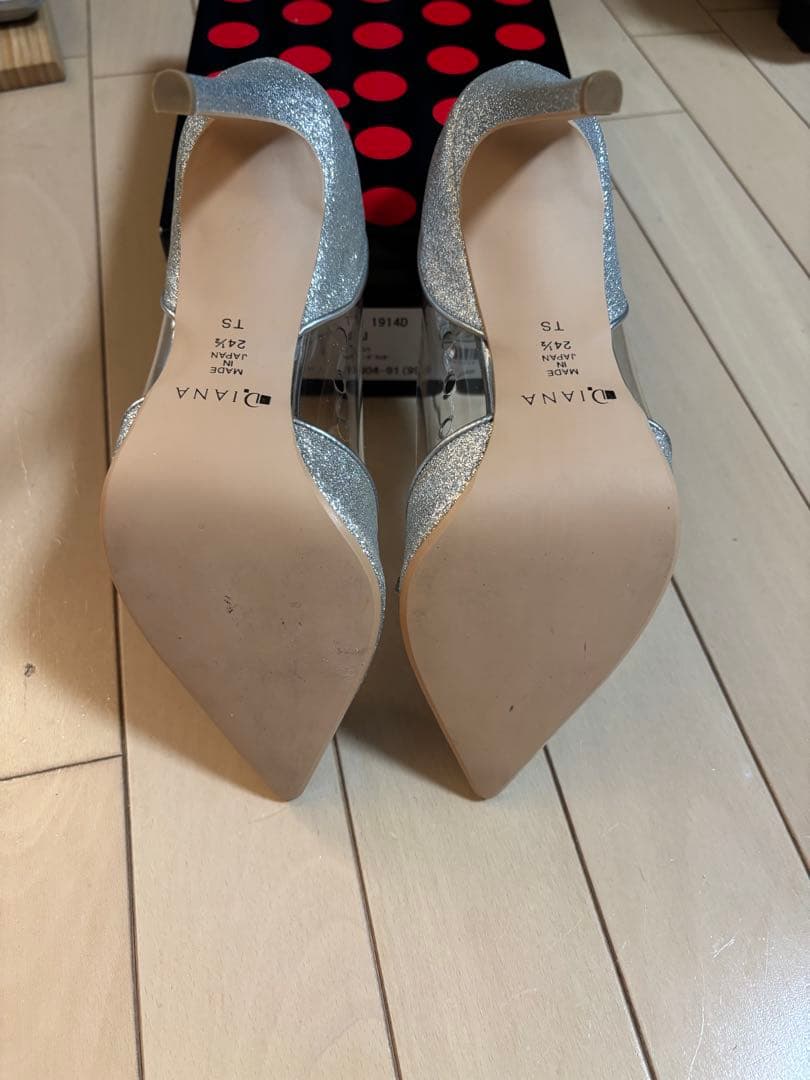 新品同様 DIANA ディズニーコラボ　パンプス　シンデレラ　24.5㎝