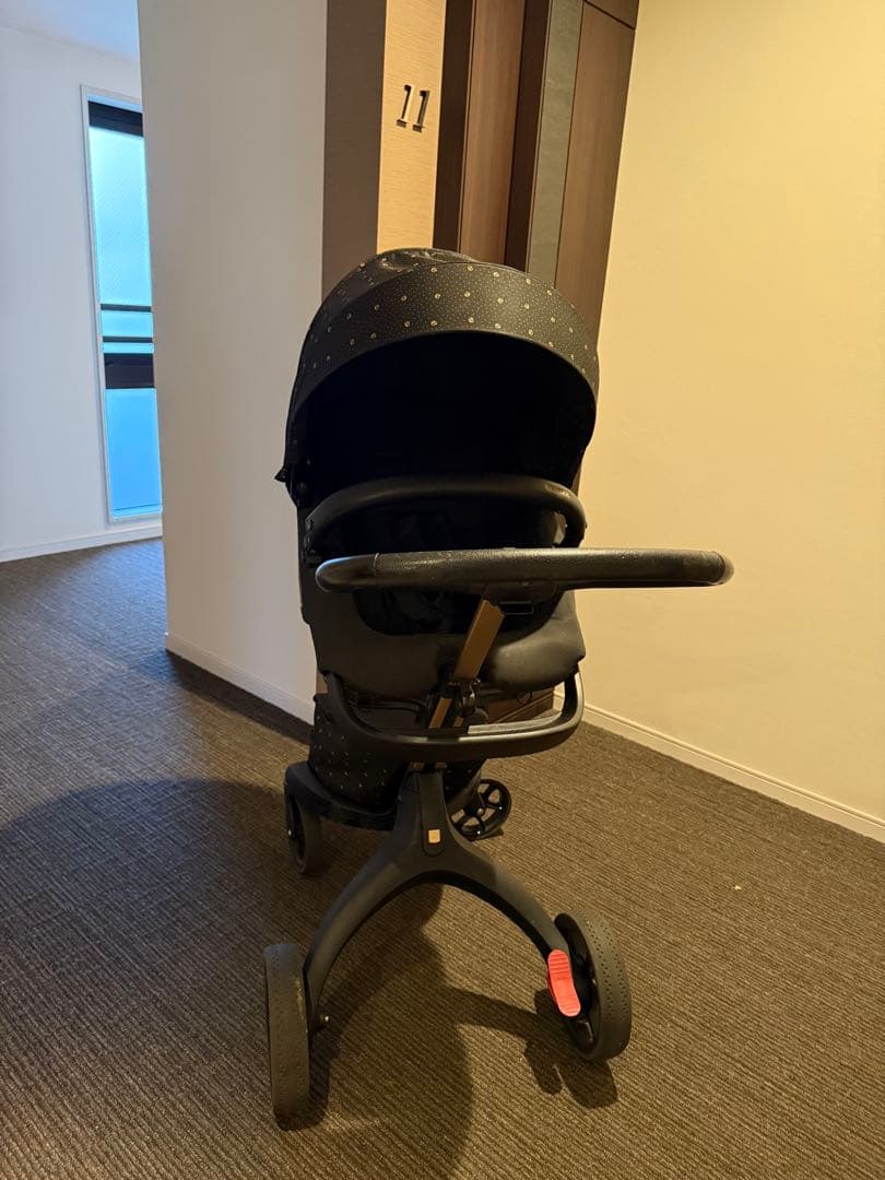る*ん様 Stokke ベビーカー ブラック ポルカドット