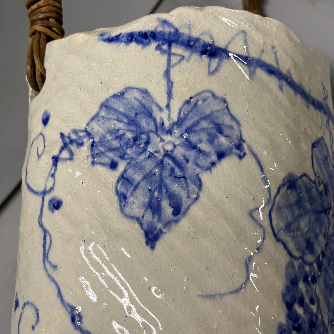 信楽焼つる付き傘立て  壷久郎窯作 高さ４５cm（陶器本体のみでつるは含まない）