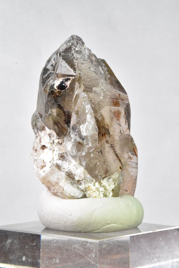 ガネーシュヒマール ヒンドゥン産 バイオタイト 角閃石 インクォーツ