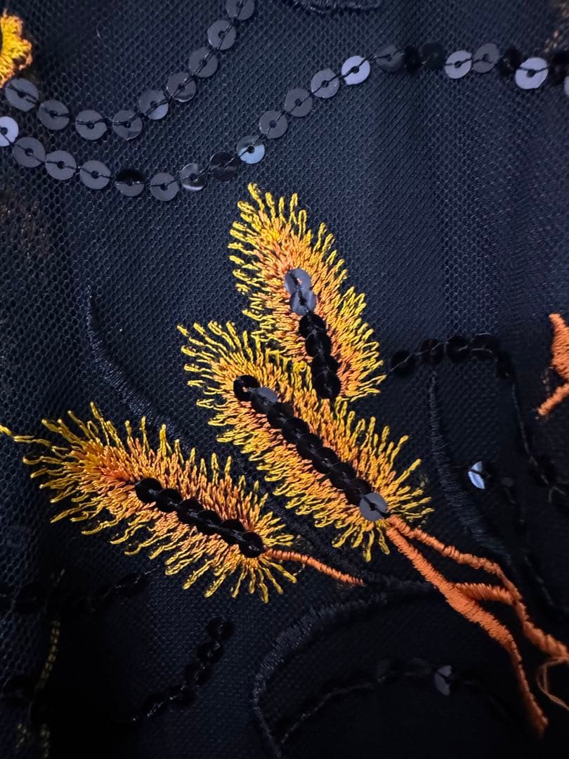 社交ダンス　上下セット　刺繍入りフレアスカート 黒・黄・オレンジ　Lサイズ