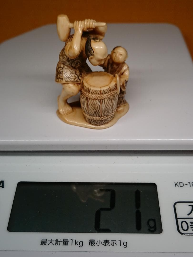 人形　天然素材　彫刻　彫像　根付　置物　インテリア　工芸品　美術品　A2862
