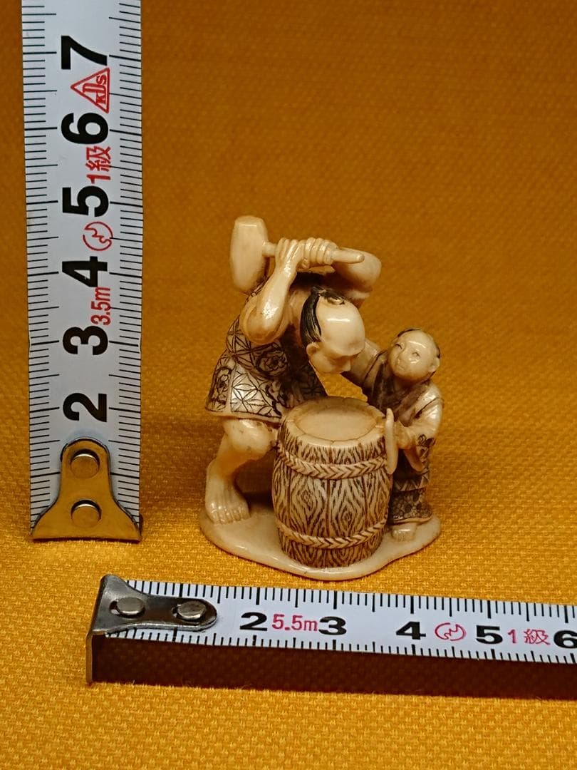 人形　天然素材　彫刻　彫像　根付　置物　インテリア　工芸品　美術品　A2862