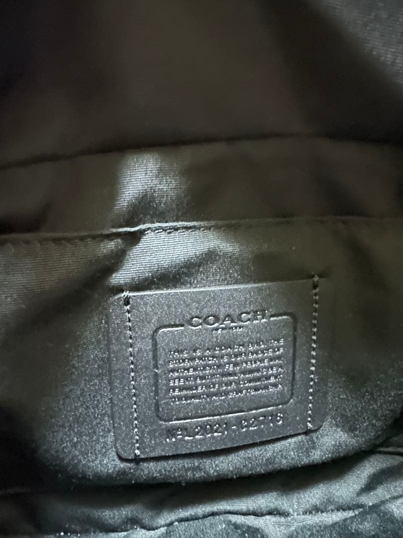 COACH ブラック レザーボディバッグ