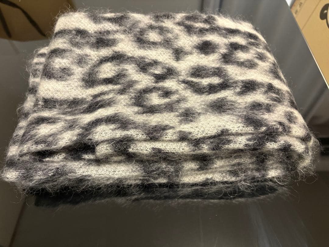 Saint Laurent サンローランパリ ベイビーキャット マフラー