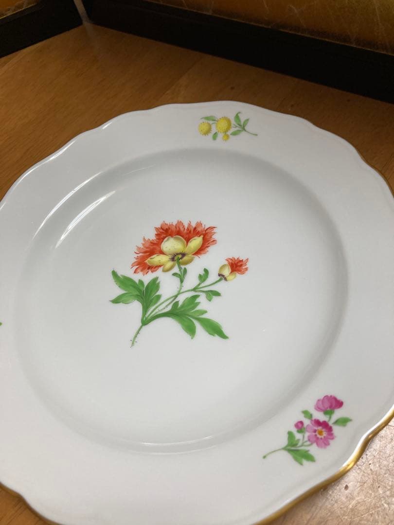 マイセン　手描き高級磁器　ベーシックフラワーシリーズ　一つ花　２枚セット