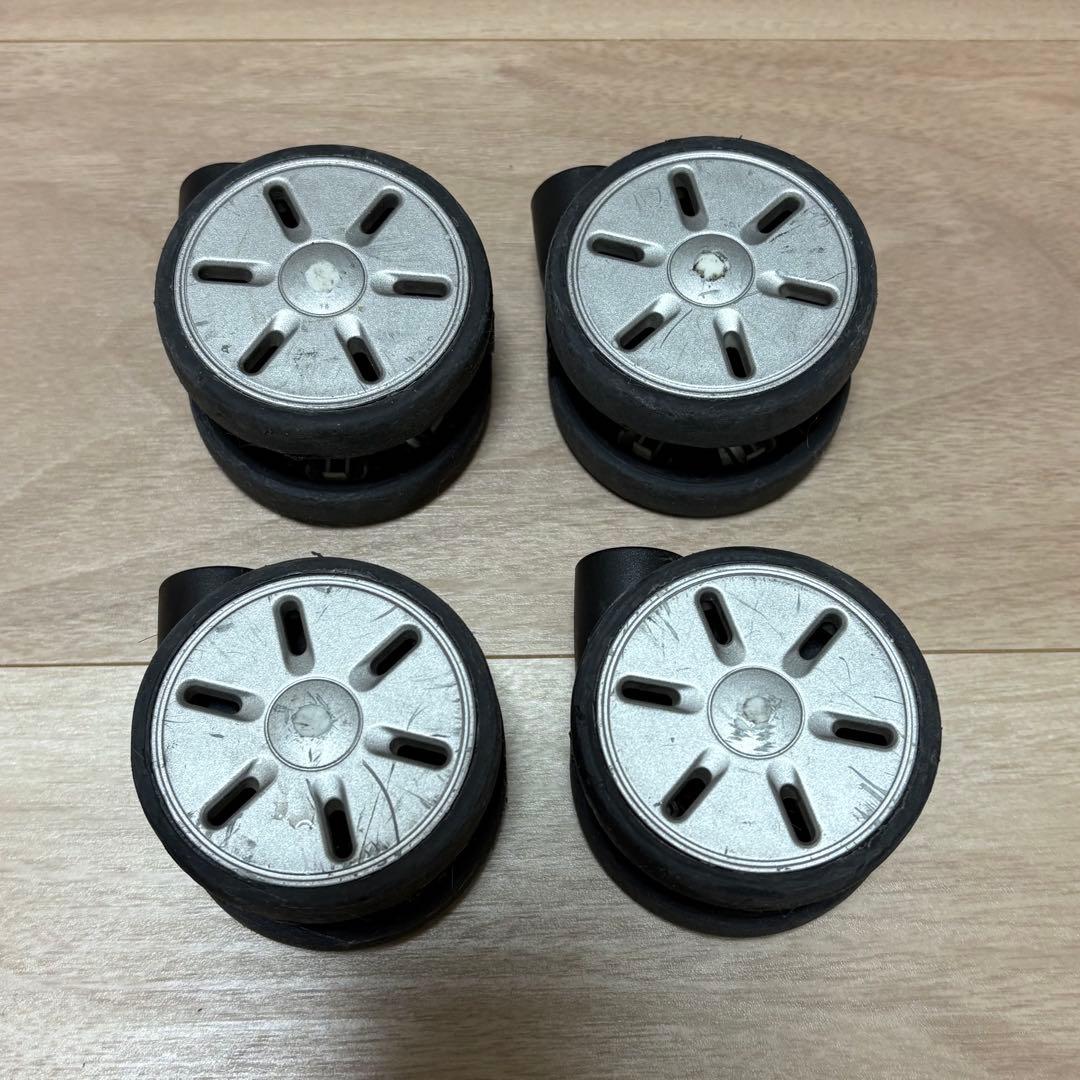 RIMOWA マルチホイール x 4個（6.4cm）