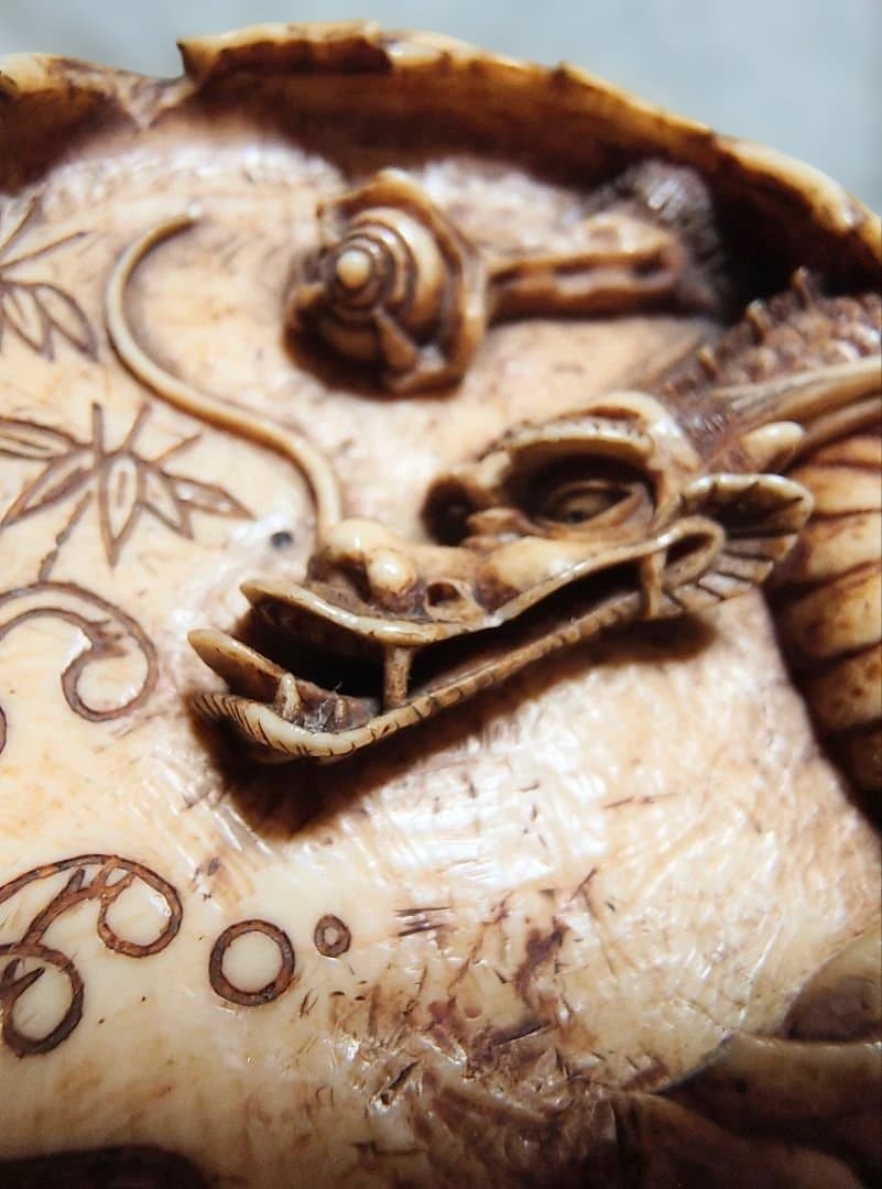 龍*ん様 竜の彫刻の小物入れ　骨董、アンティーク