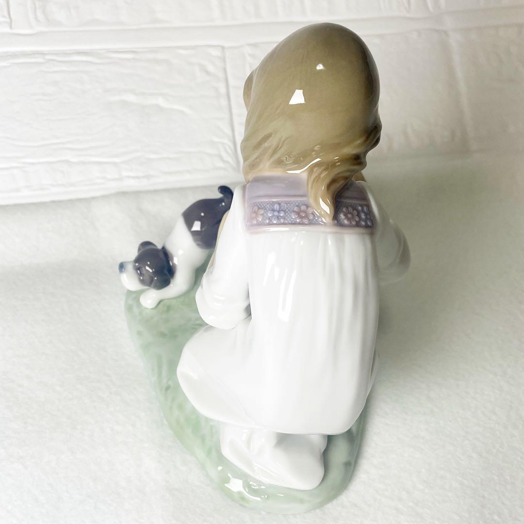 リヤドロ LLADRO こっそりお外へ 仔犬 美品 陶器 フィギュリン 廃盤品