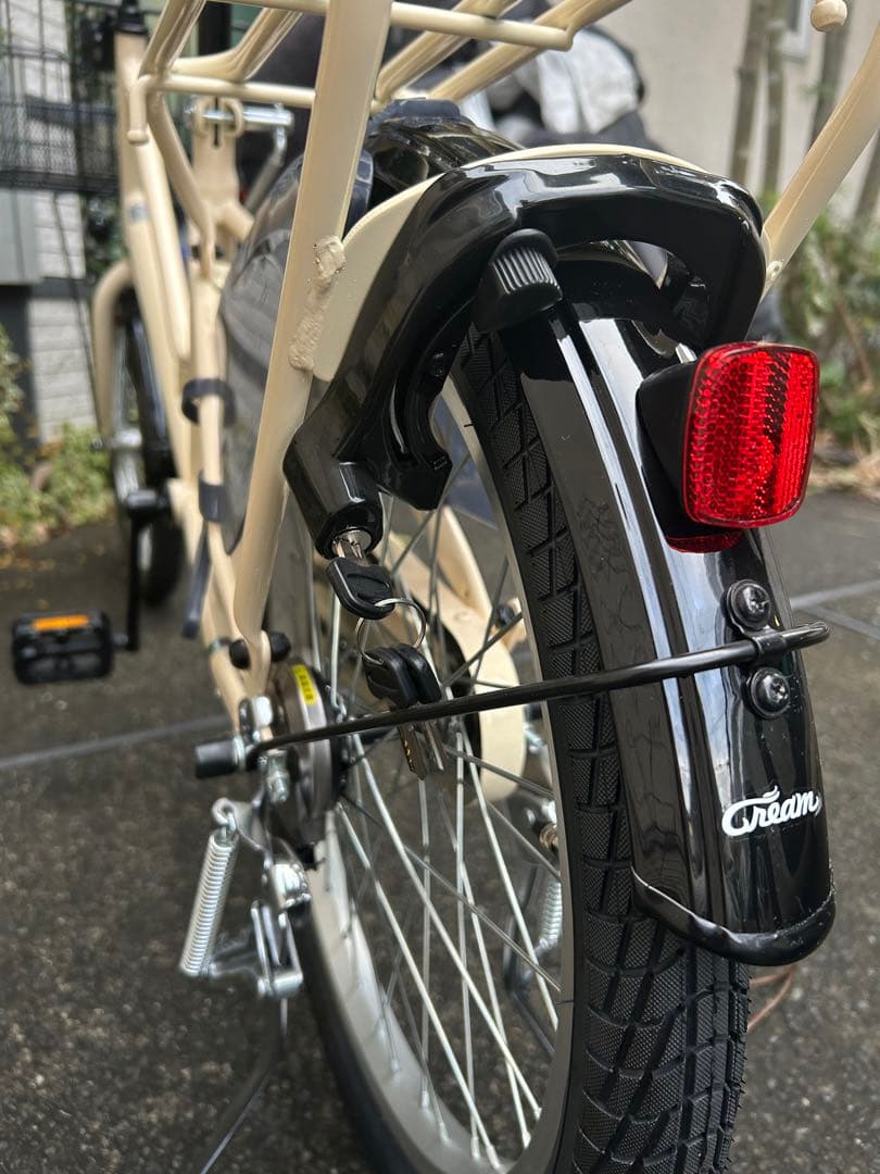 アイボリー シティサイクル 20インチ　前カゴ付き