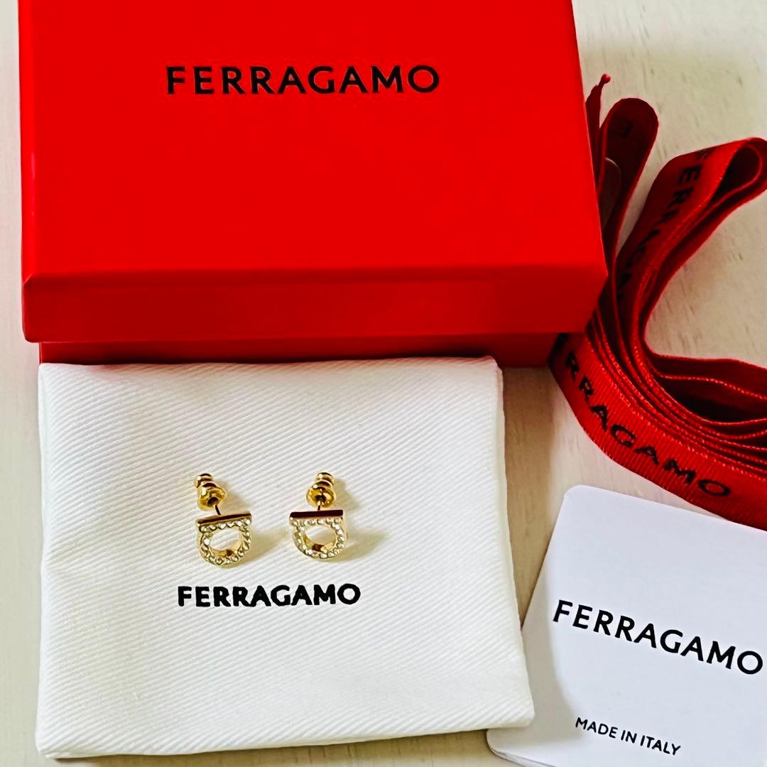 Ferragamo ガンチーニクリスタルピアス(S) フェラガモ