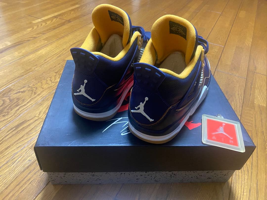 Air Jordan 4 ネイビー/イエロー