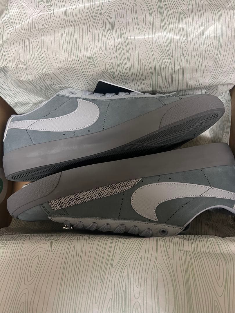新品　NIKE SB ZOOM BLAZER LOW QS