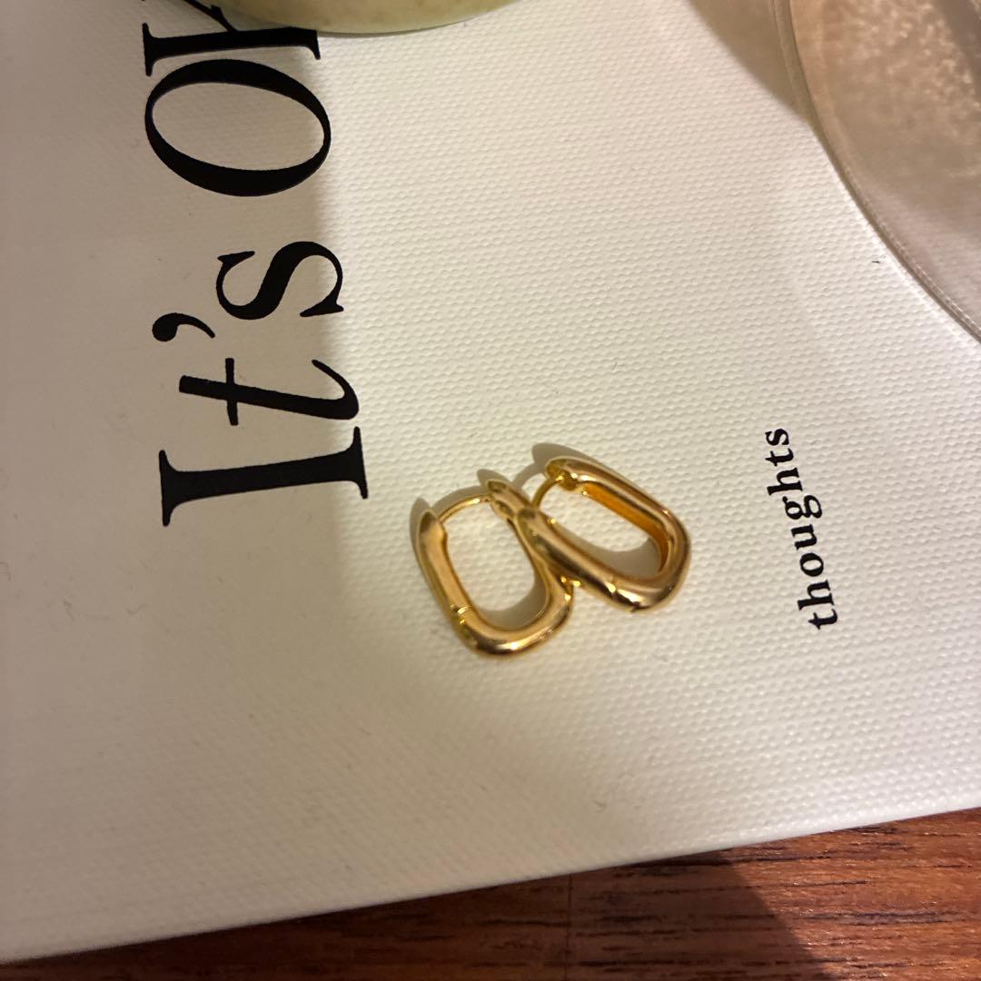 【daughters jewelry】oval small hoop ゴールド