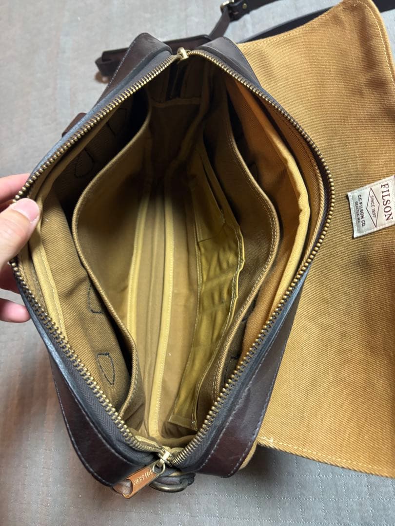 美品 FILSON フィルソン オリジナルブリーフケース　タンカラー
