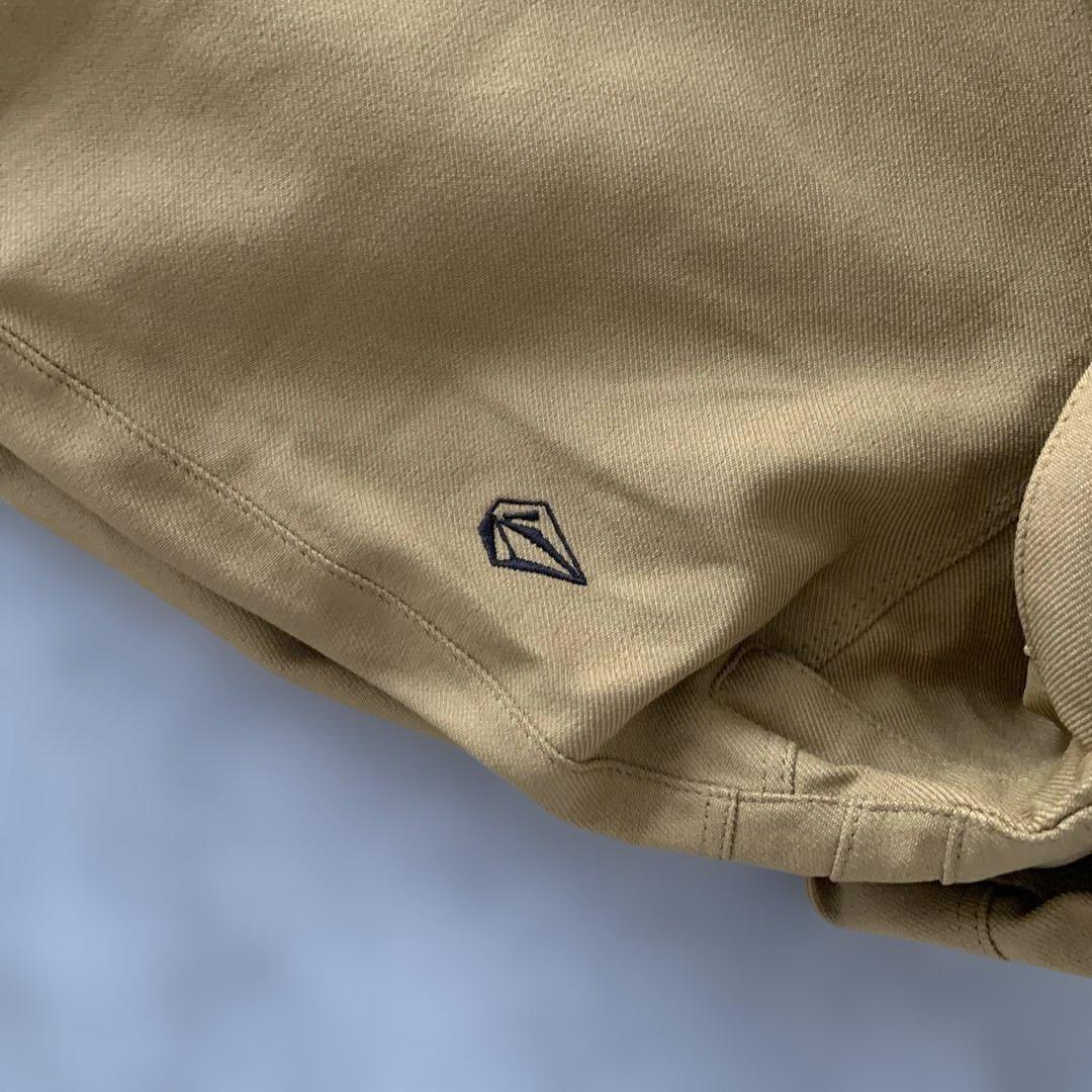 未使用級✨ボルコム スノーボードウェア パンツ　VOLCOM