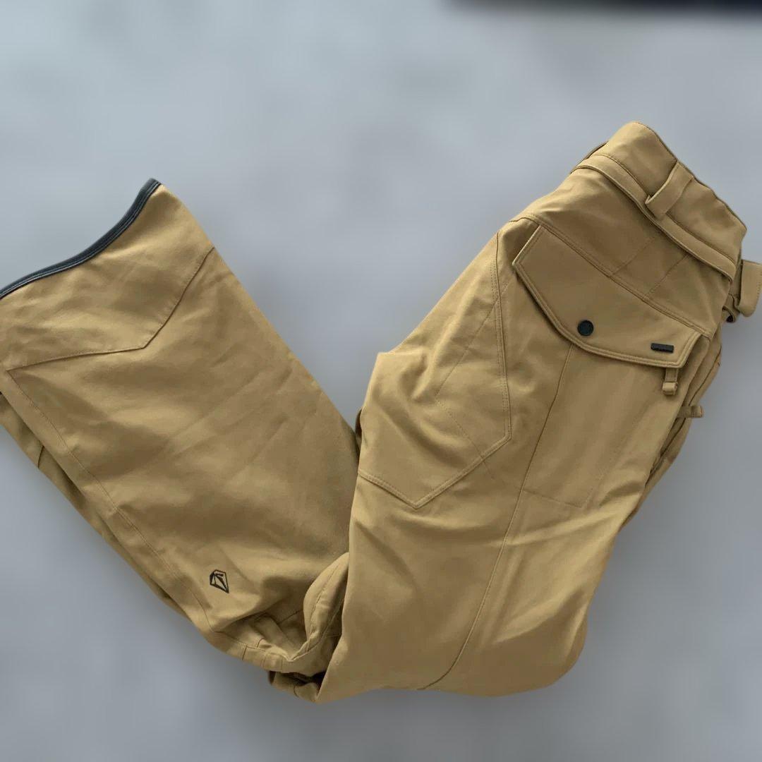 未使用級✨ボルコム スノーボードウェア パンツ　VOLCOM