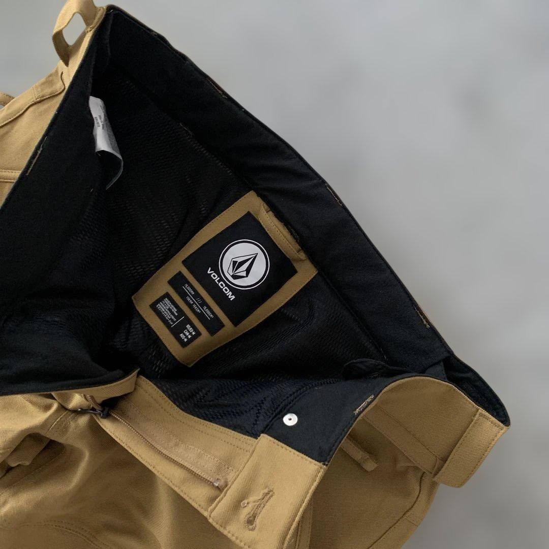 未使用級✨ボルコム スノーボードウェア パンツ　VOLCOM