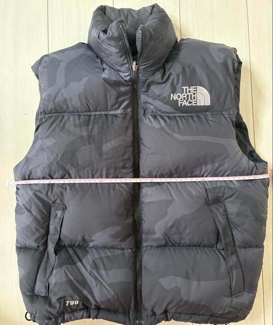 年内特別価格！THE NORTH FACE センターロゴカモフラ ダウンベスト