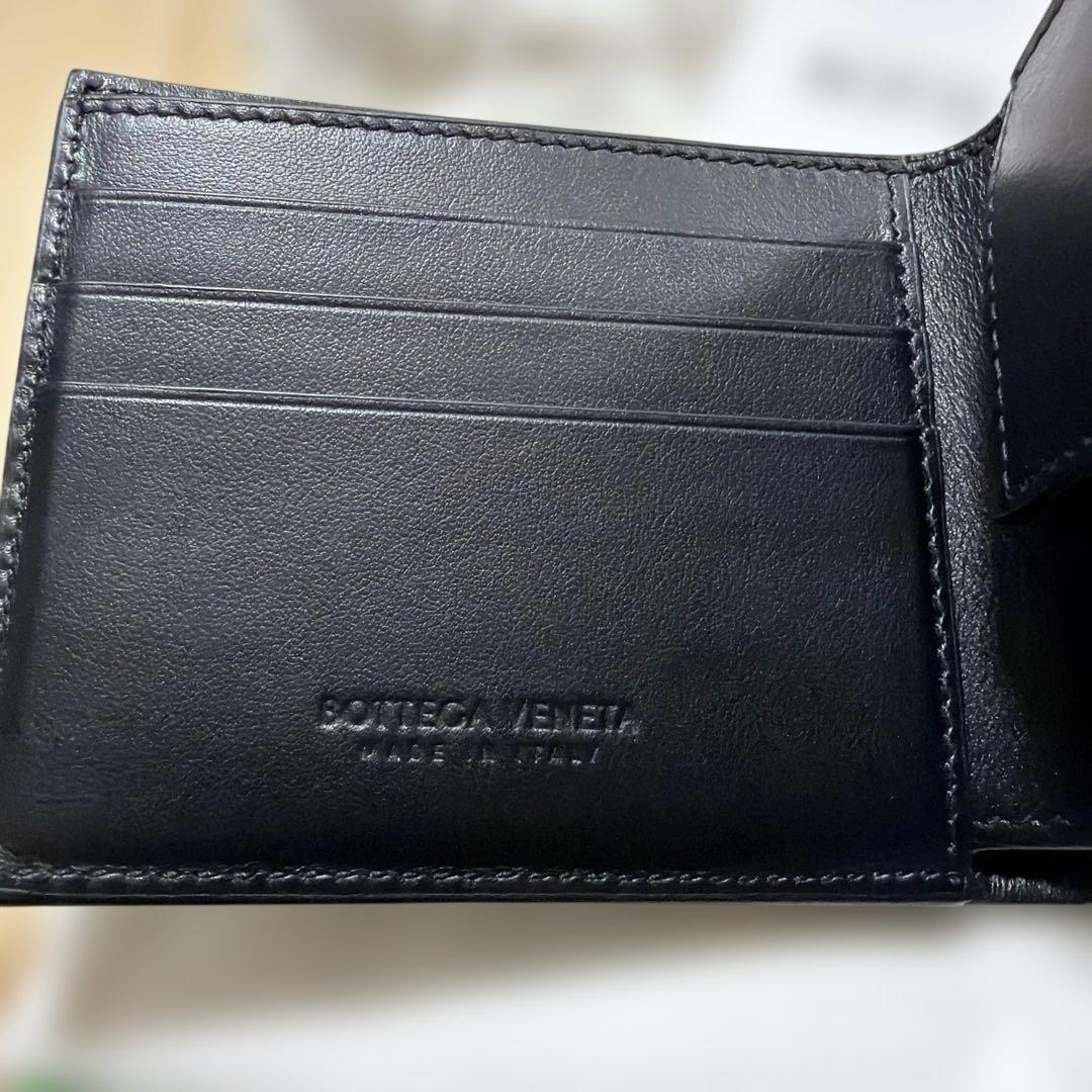 新品級 ボッテガヴェネタ カセット パース付き二つ折り ブラック
