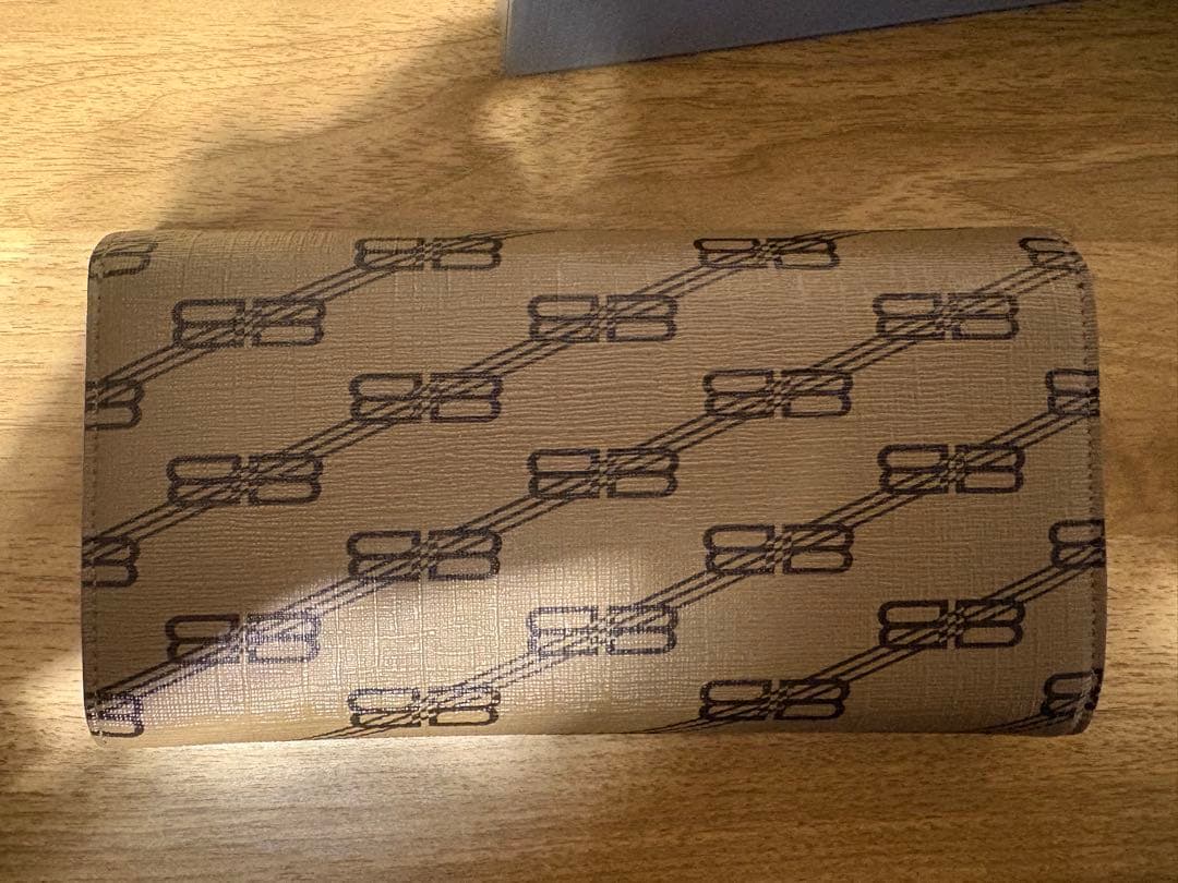 BALENCIAGA ロゴプリント 長財布 ベージュ