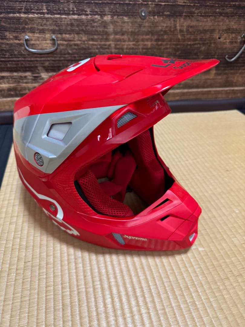 O*f様 Supreme Fox racing ヘルメット