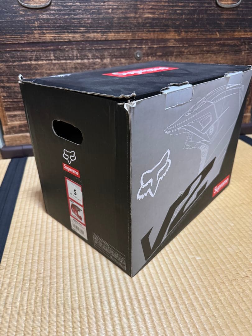 O*f様 Supreme Fox racing ヘルメット