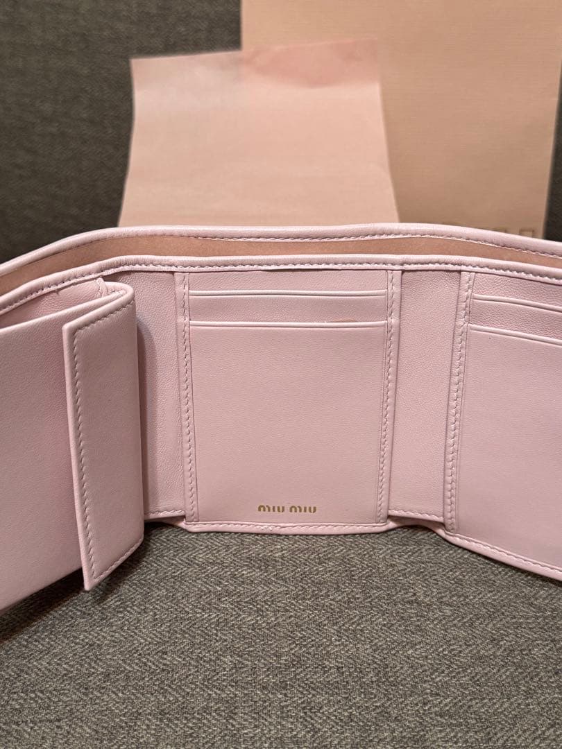 【新品未使用】miu miu マテラッセレザー 財布