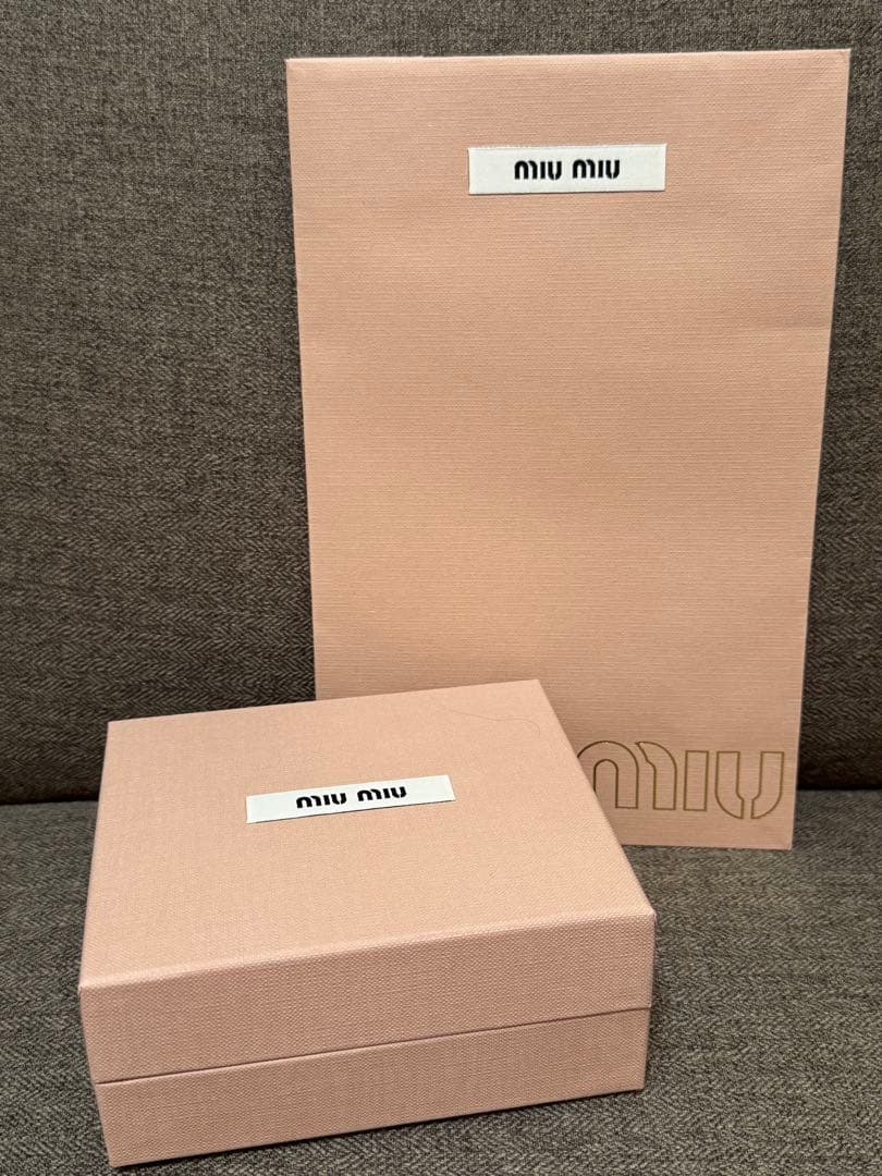 【新品未使用】miu miu マテラッセレザー 財布