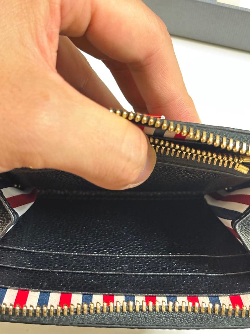 THOM BROWNE ショートジップ財布 ブラック