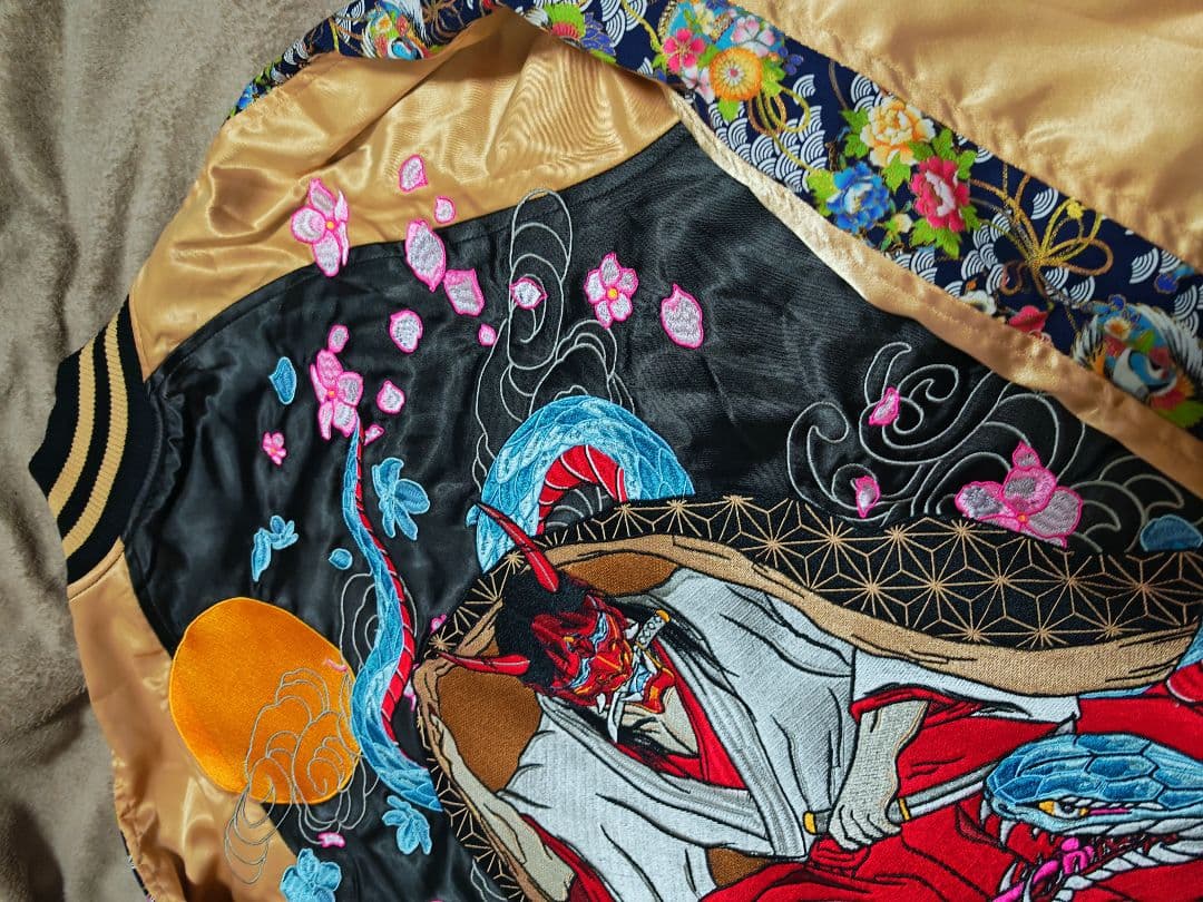 ROGUES スカジャン 未使用近い 日本 刺繍鬼 サテン unisex
