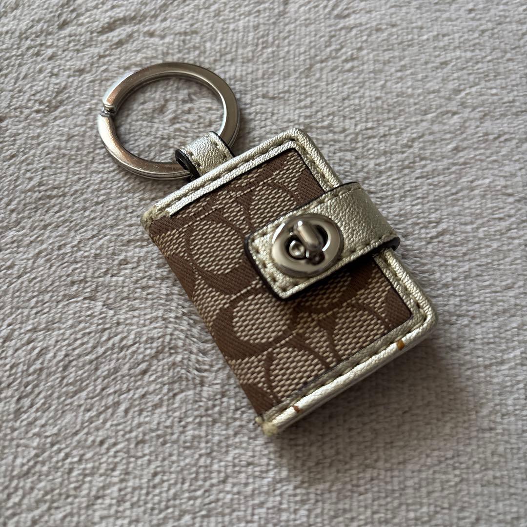 COACH レザーキーホルダー 写真入れ　手帳型