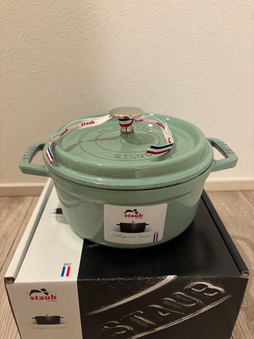 STAUB ラウンドココットセージグリーン