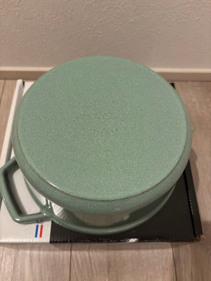 STAUB ラウンドココットセージグリーン