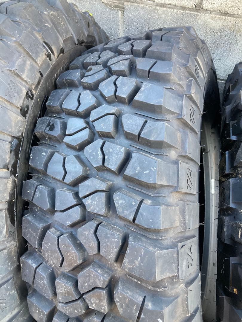 メロンパン！ BFグッドリッチ LT255/75R17 KM2