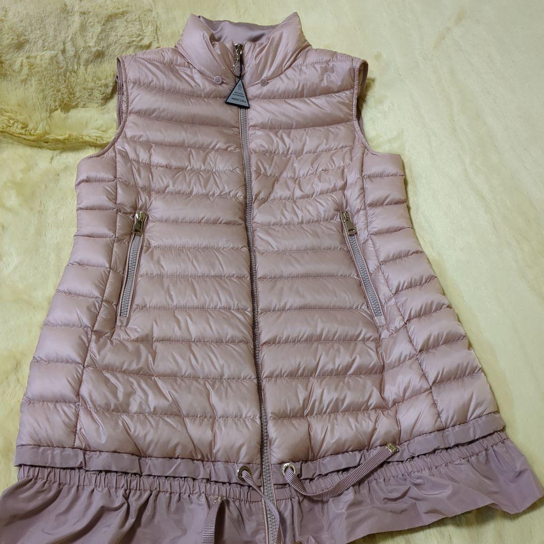 新品タグ付MONCLER フリル薄手フード付きピンクダウンベスト