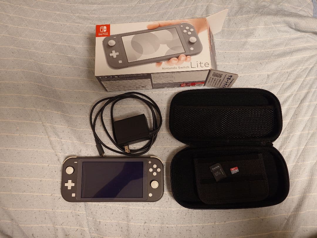 Nintendo Switch Lite グレー 専用ケース付き(修理済み品)
