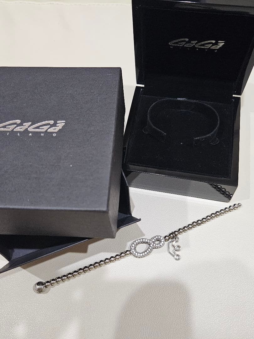 美品　GaGa MILANO ブレスレット　ガガミラノ　ナンバー８　ホワイト