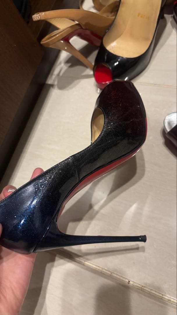 Christian Louboutin オープントゥ　 37ハーフ