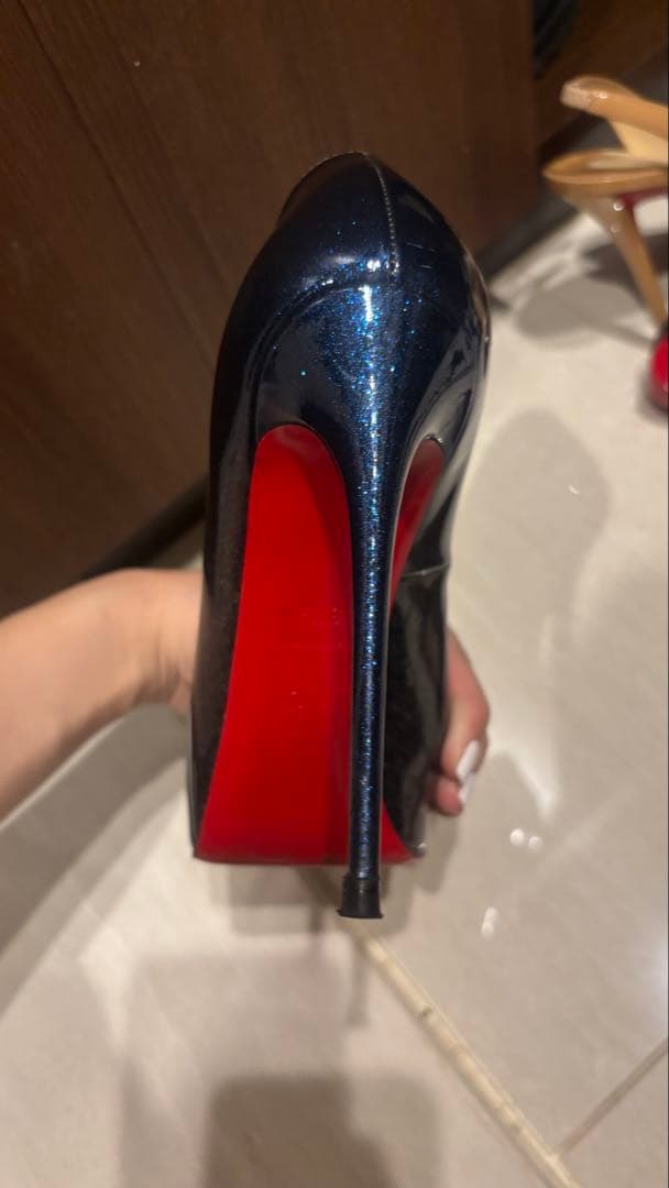 Christian Louboutin オープントゥ　 37ハーフ