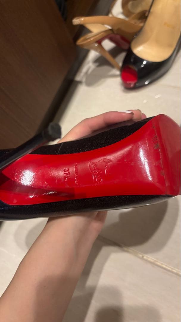 Christian Louboutin オープントゥ　 37ハーフ