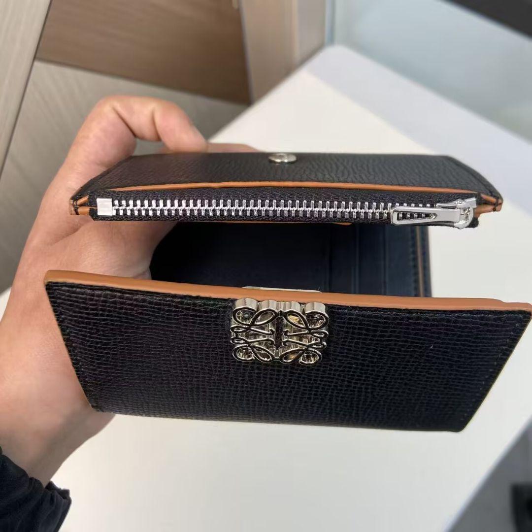 panda LOEWE黒のレザー三つ折り財布