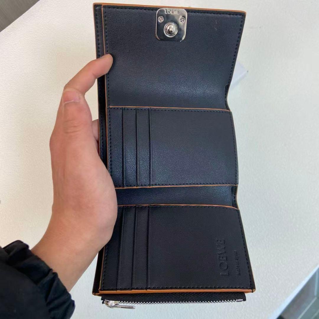 panda LOEWE黒のレザー三つ折り財布