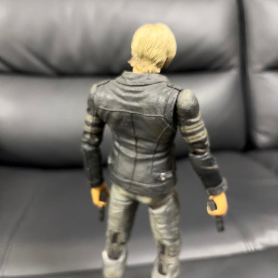 BIOHAZARD6 レオン S ケネディ フィギュア プレイアーツ改