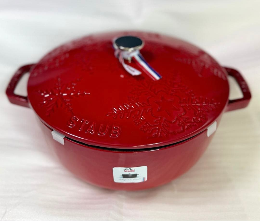 新品☆ストウブ スノークリスタル ココット 24cm レッド クリスマス 限定品