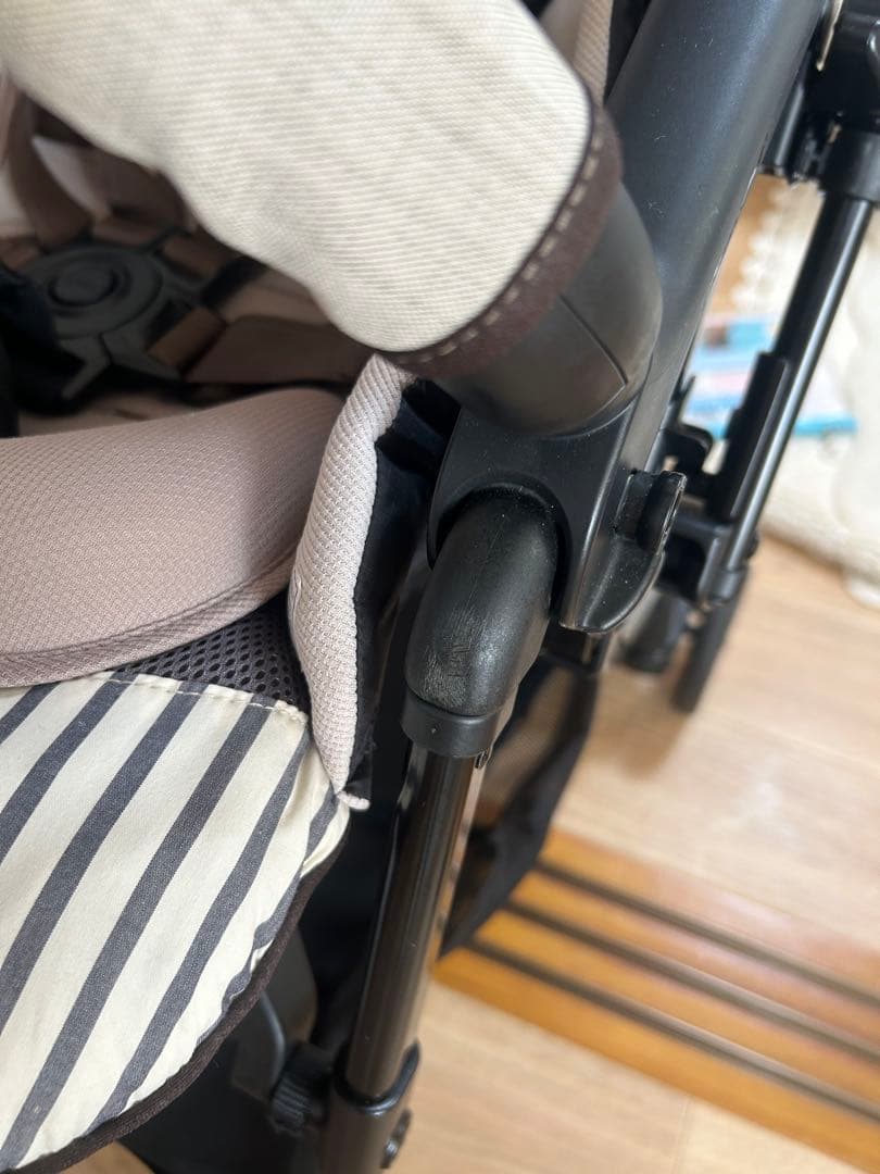 Combi ベビーカー　スゴカル4キャス　ベージュ