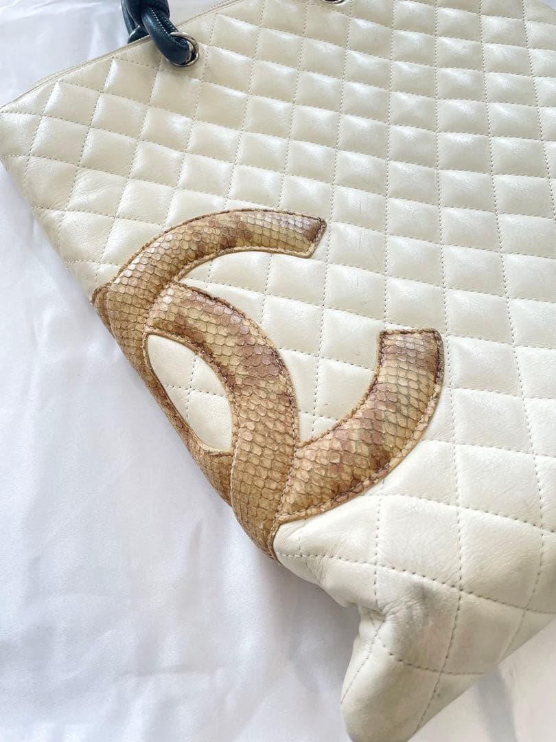 CHANEL シャネル　カンボンライン　パイソントートバッグ　ホワイト