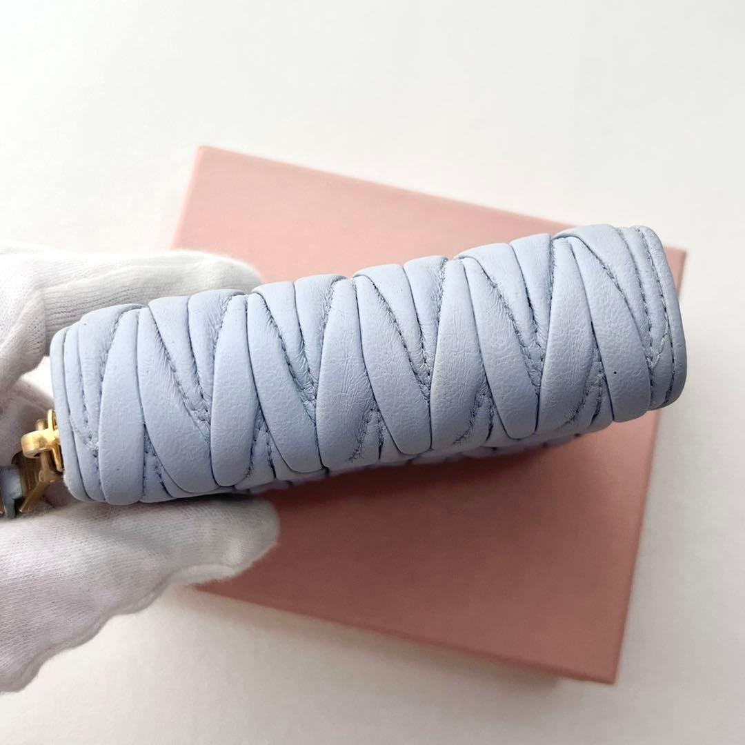 美品 現行 MIUMIU マテラッセ 二つ折り財布 箱付　0203-①