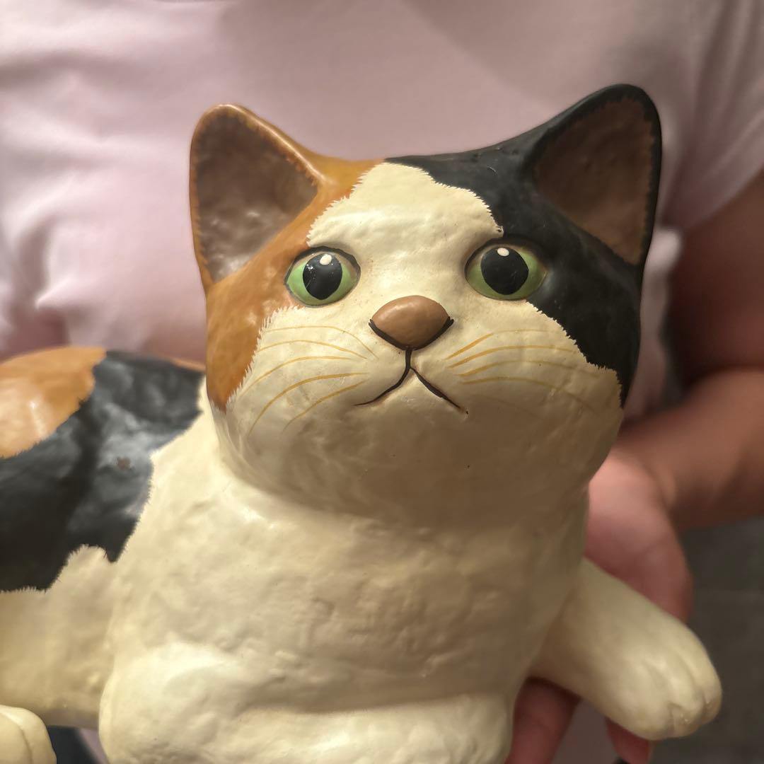 ヴィンテージ　手描きの瞳が美しいジブリ映画に出てきそうな三毛猫の陶器オブジェ