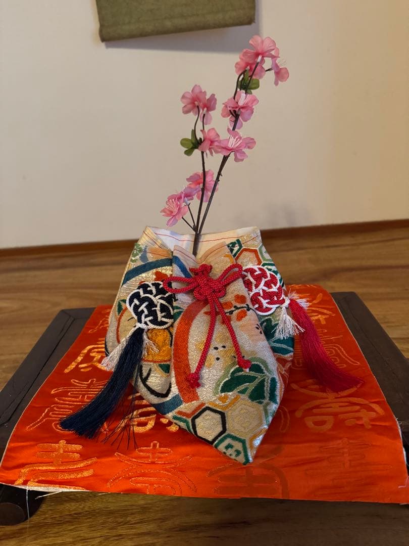 雛祭り　訶梨勒より香飾り花揷袋